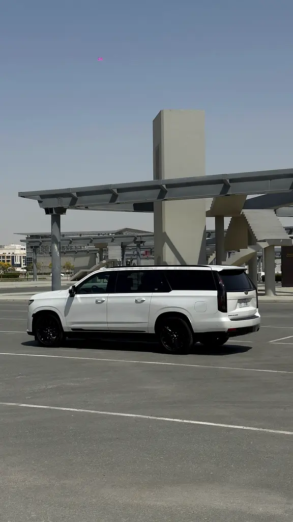 Cadillac Escalade ESV 2023 - Image 12