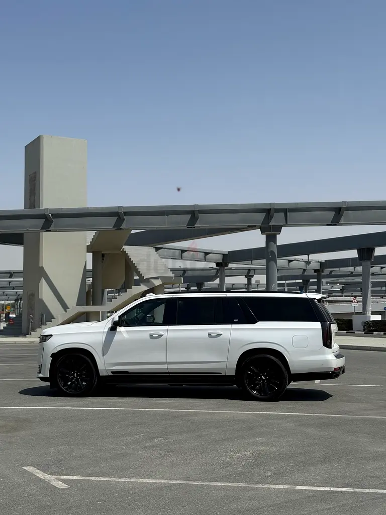 Cadillac Escalade ESV 2023 - Image 5