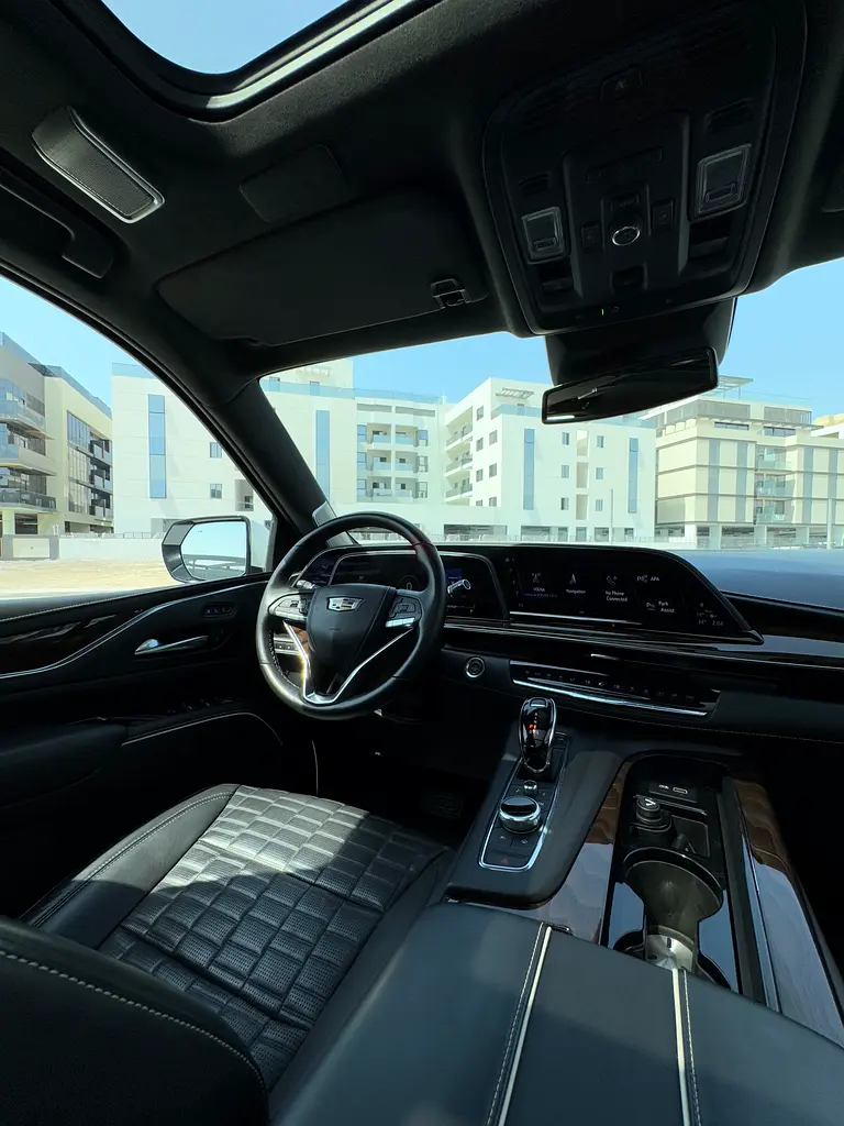 Cadillac Escalade ESV 2023 - Image 8