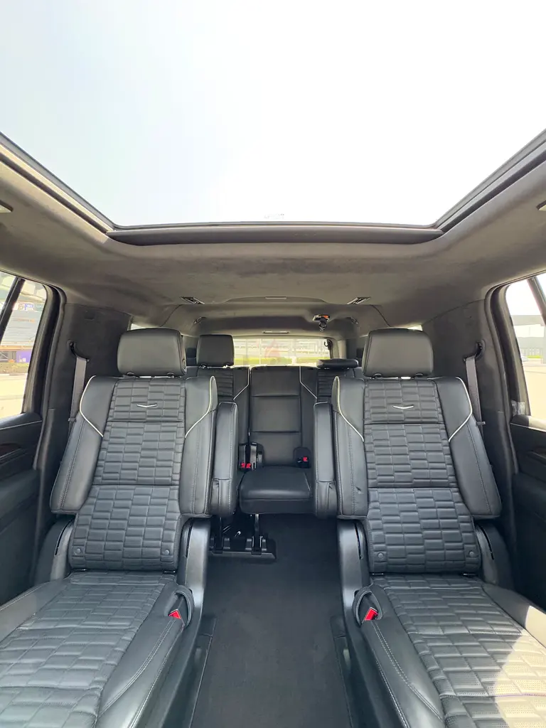 Cadillac Escalade ESV 2023 - Image 9