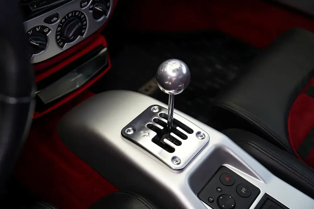 360 SPIDER | MANUAL | TWO TONE INTERIOR | WARRANTY AVAILABLE - Image 10
