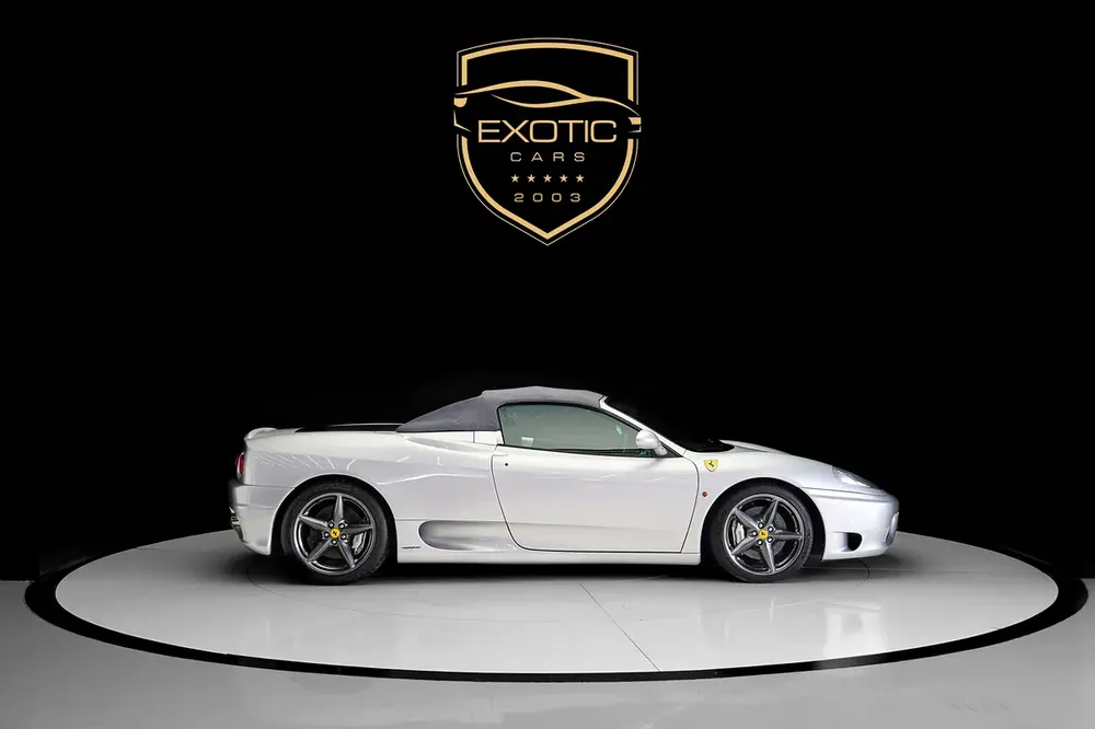 360 SPIDER | MANUAL | TWO TONE INTERIOR | WARRANTY AVAILABLE - Image 4