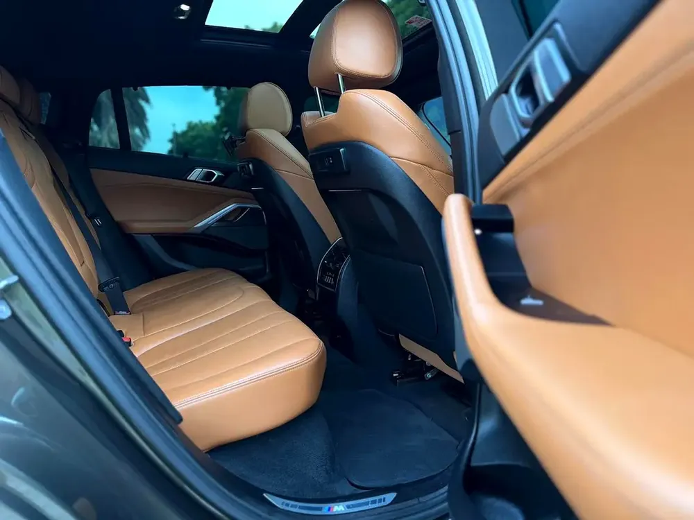 Pristine 2023 BMW X6 xDrive40i M Sport | GCC Specs | Warranty & Service - Image 11