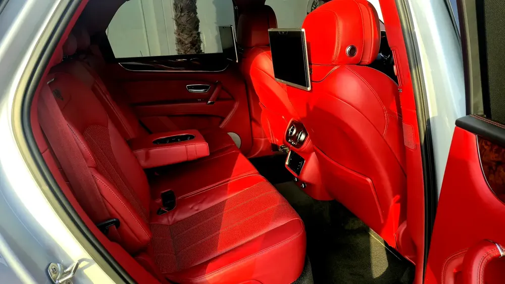 Bentley bentayga first edition W12 GCC in excellent condition. - Image 10
