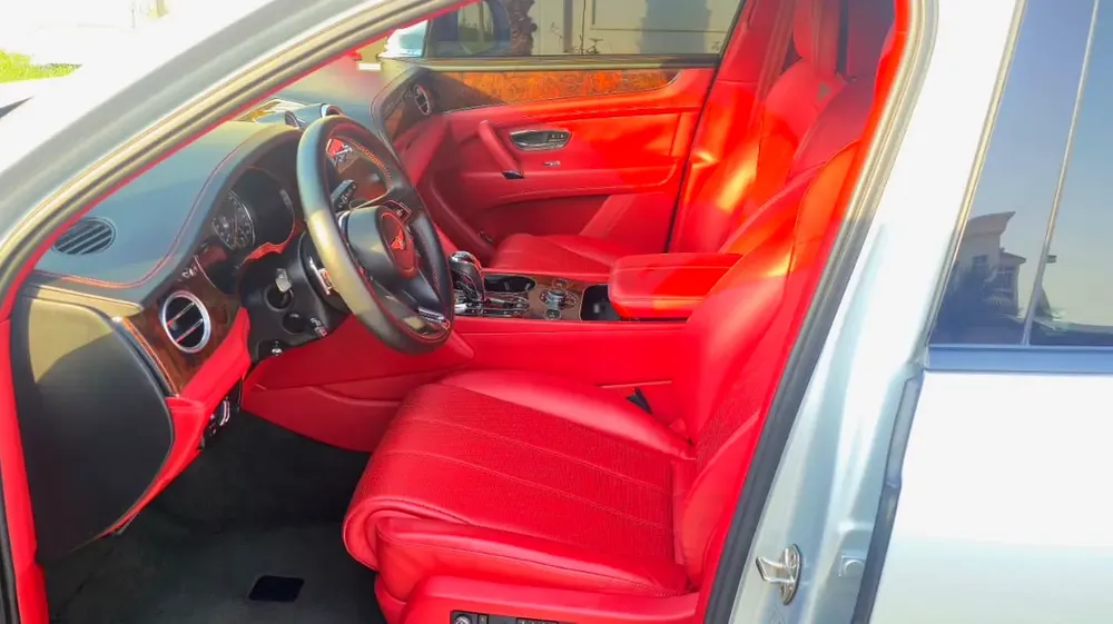 Bentley bentayga first edition W12 GCC in excellent condition. - Image 8