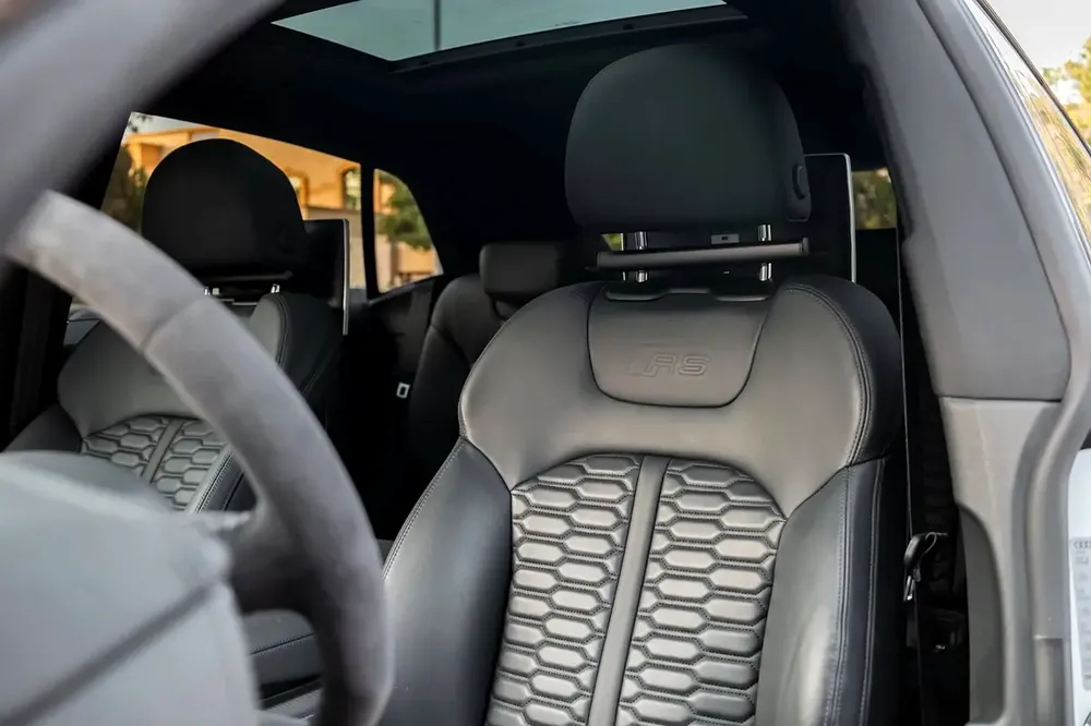 Audi RS Q8 4.0 TFSI quattro - Image 12