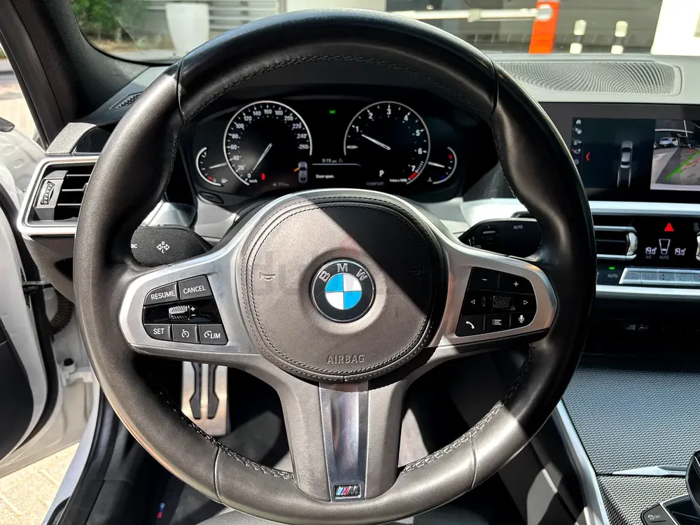 BMW 3-Series 320i 2020 GCC Specs - M-Sport Package - Immaculate Condition - Image 10