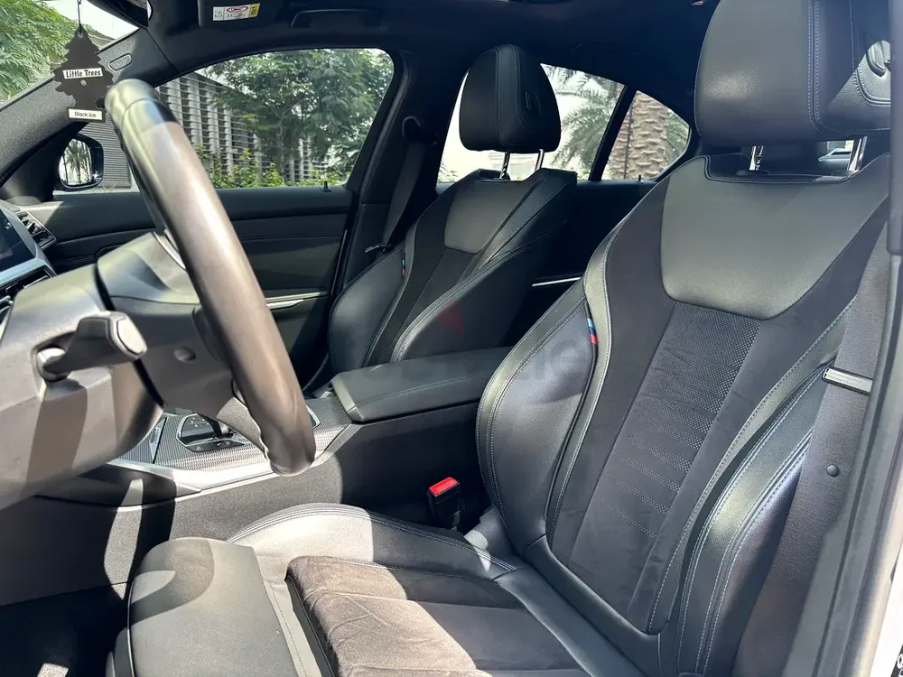 BMW 3-Series 320i 2020 GCC Specs - M-Sport Package - Immaculate Condition - Image 12
