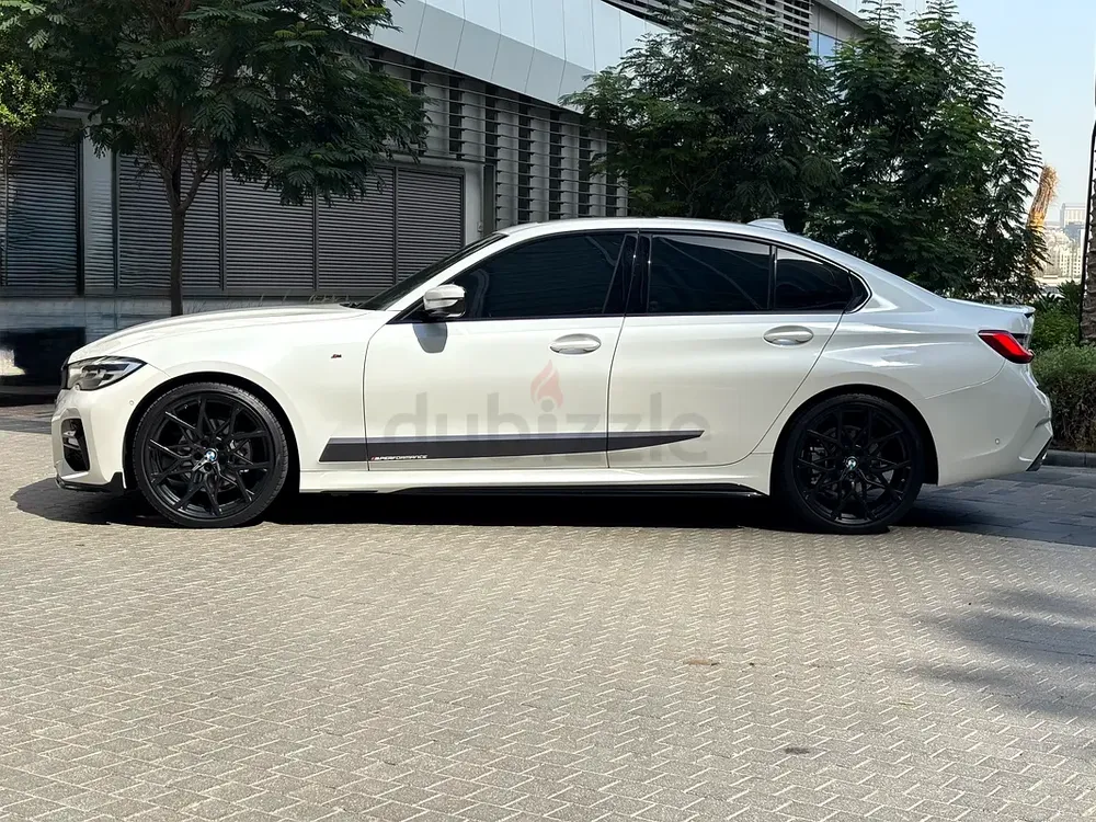 BMW 3-Series 320i 2020 GCC Specs - M-Sport Package - Immaculate Condition - Image 5