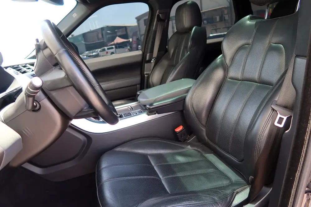 2015 RANGE ROVER SPORT HSE SUPERCHARGED GCC LOW KMS - Image 12