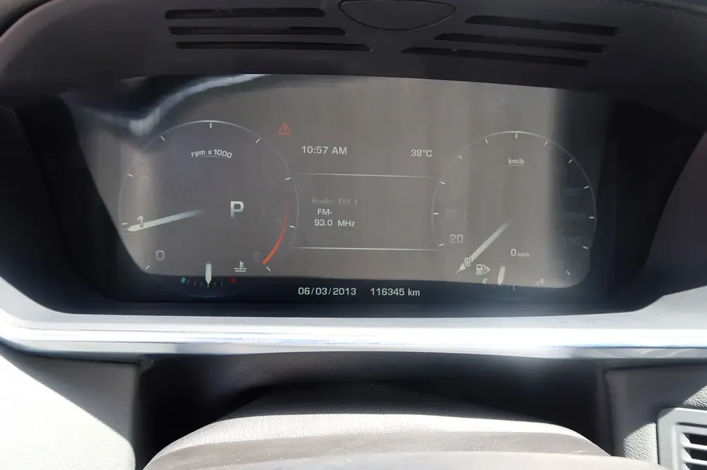 2015 RANGE ROVER SPORT HSE SUPERCHARGED GCC LOW KMS - Image 16