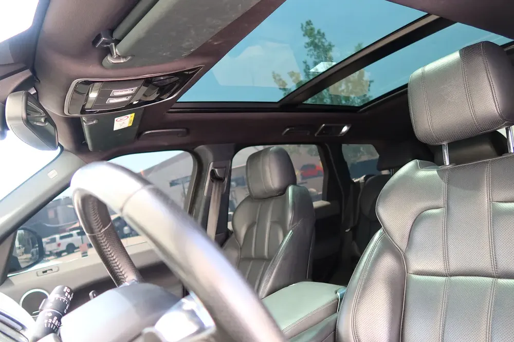 2015 RANGE ROVER SPORT HSE SUPERCHARGED GCC LOW KMS - Image 18