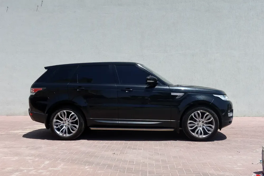 2015 RANGE ROVER SPORT HSE SUPERCHARGED GCC LOW KMS - Image 7