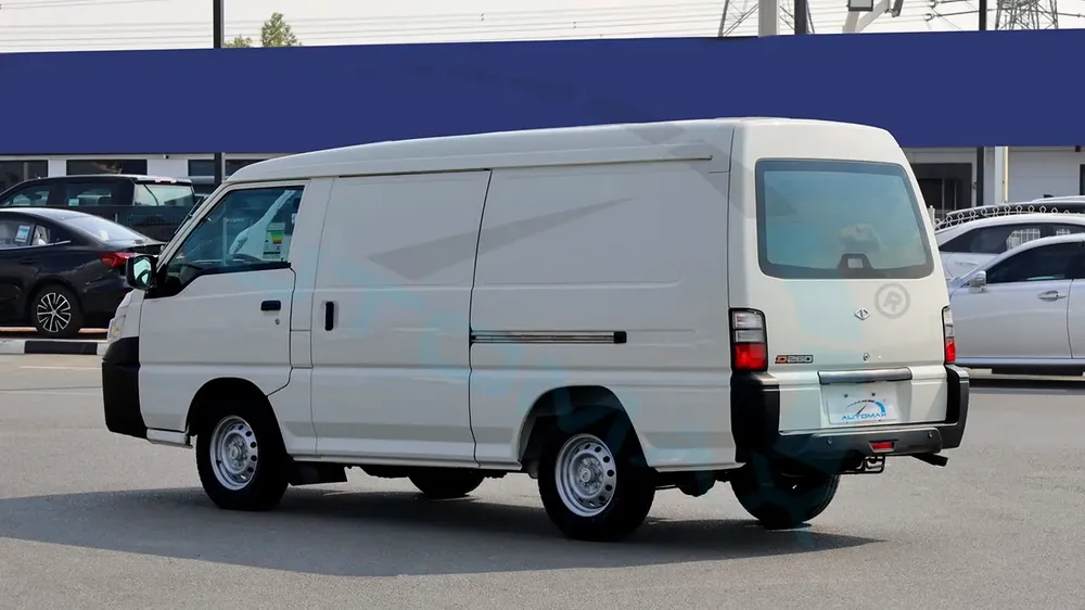 2025 CMC D260 Panel Van 2.4L RWD GCC 0Km With 3 Years Or 100,000 Km Warranty - Image 5