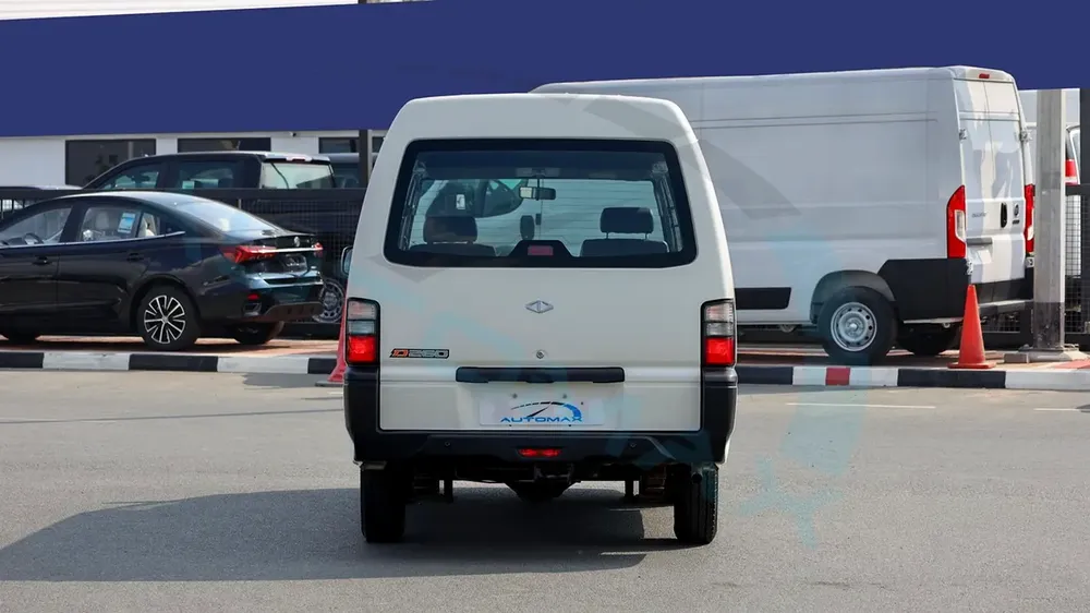 2025 CMC D260 Panel Van 2.4L RWD GCC 0Km With 3 Years Or 100,000 Km Warranty - Image 6