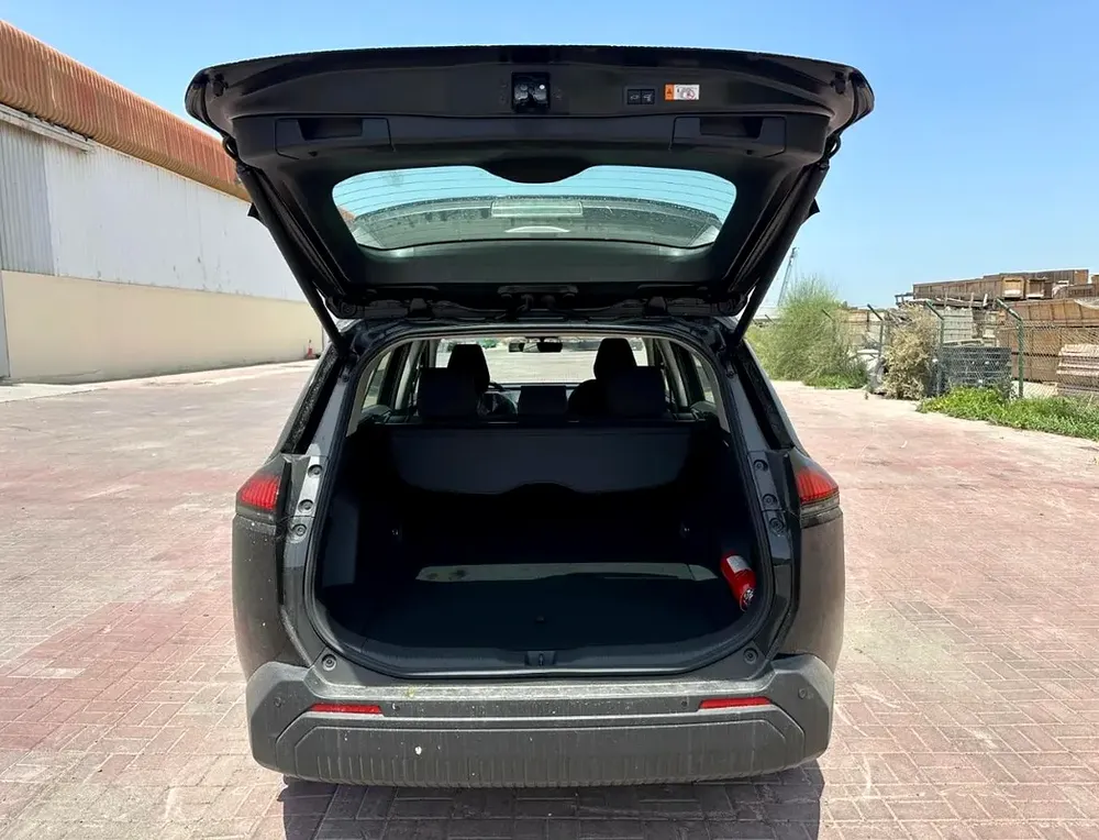 Toyota RAV4 XLE 2.5L 2026 GCC Black (Export Only) - Image 15