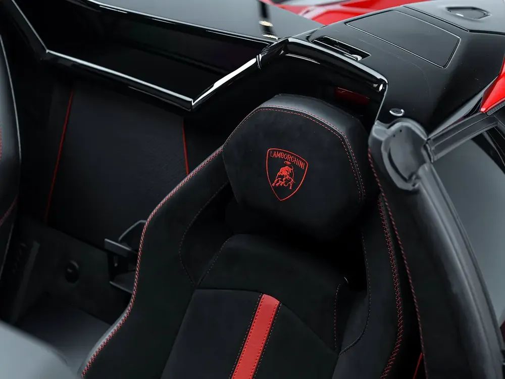 2021 LAMBORGHINI AVENTADOR SVJ ROADSTER / ONLY 2200 KM - Image 17