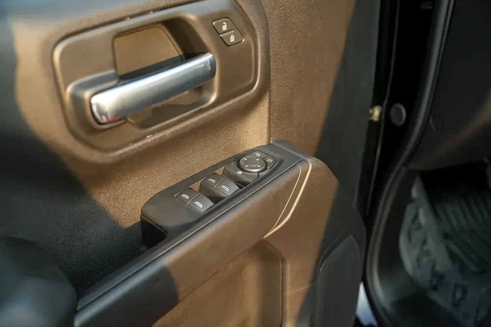 2025 Chevrolet Silverado 4X4 GCC Specs - Brand New - Image 13