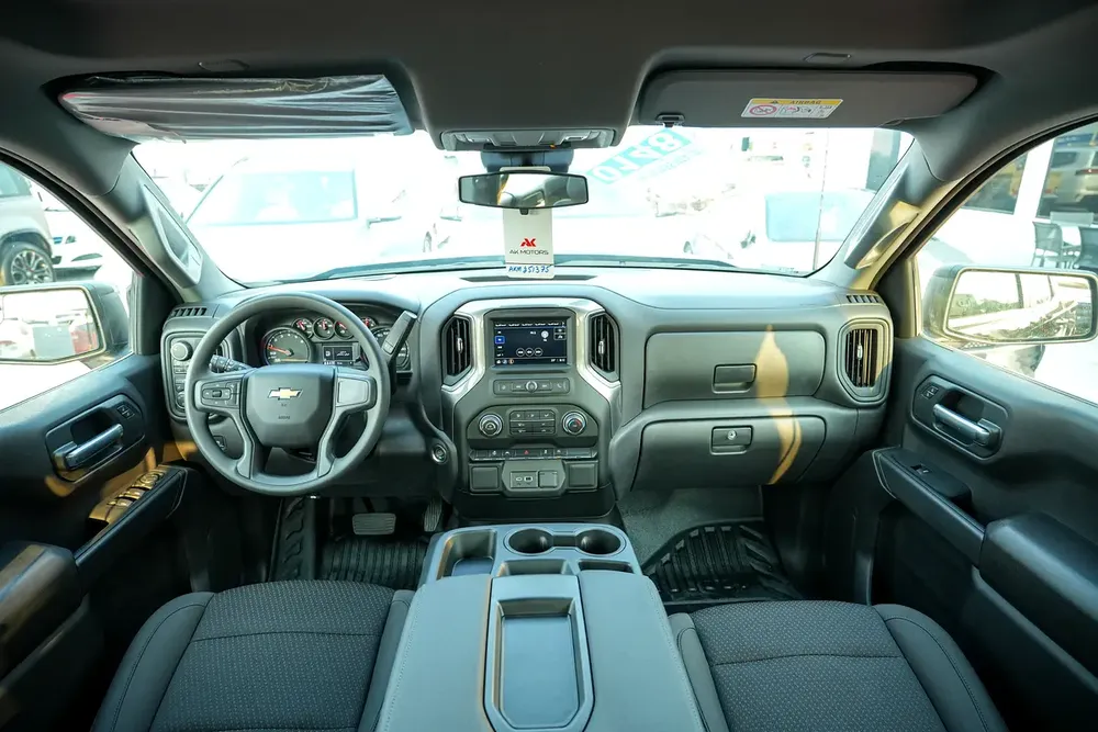 2025 Chevrolet Silverado 4X4 GCC Specs - Brand New - Image 7