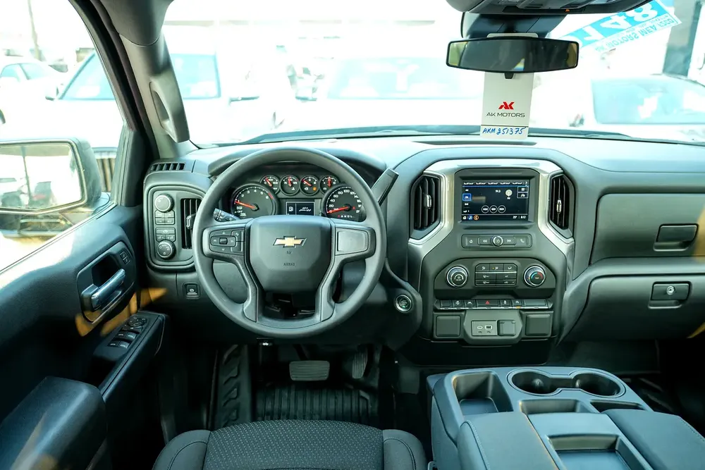 2025 Chevrolet Silverado 4X4 GCC Specs - Brand New - Image 8