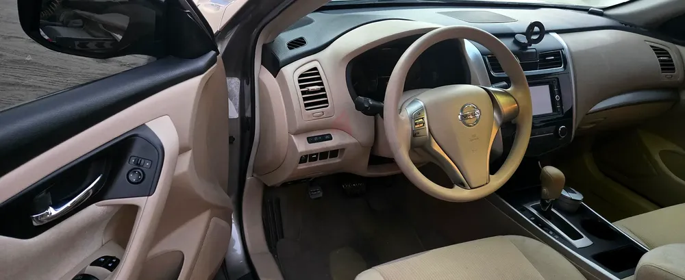 NISSAN ALTIMA Model 2013 GCC SPECS SERVICE HISTORY AL HABTOOR VERY CLEAN GOOD CONDITION - Image 9