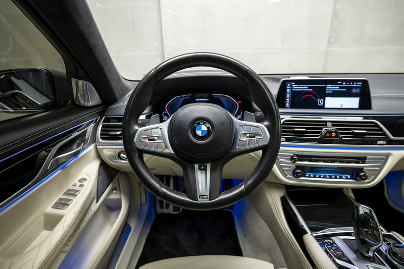 2020 760li | v12 | WARRANTY AVAILABLE | LOW MILEAGE - Image 13