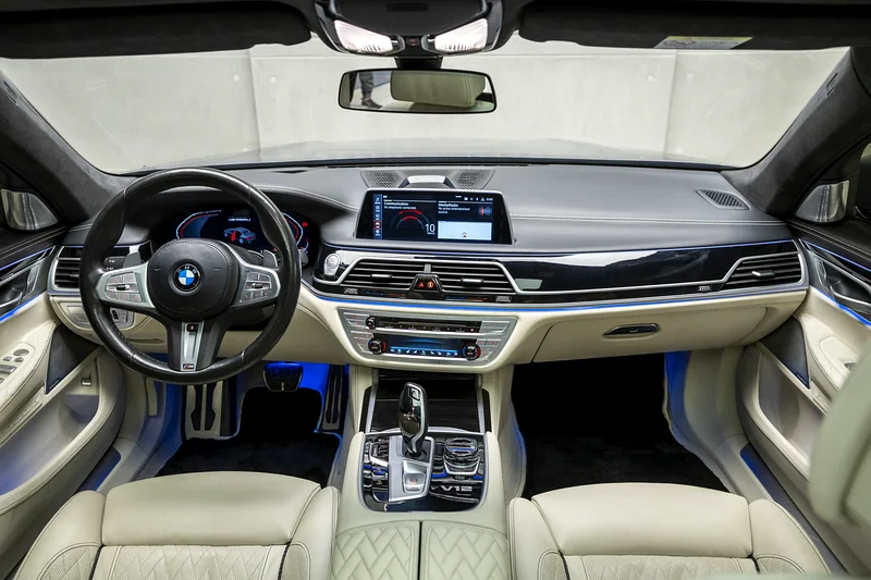 2020 760li | v12 | WARRANTY AVAILABLE | LOW MILEAGE - Image 14