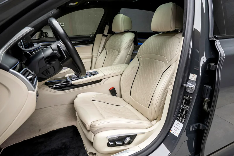 2020 760li | v12 | WARRANTY AVAILABLE | LOW MILEAGE - Image 5