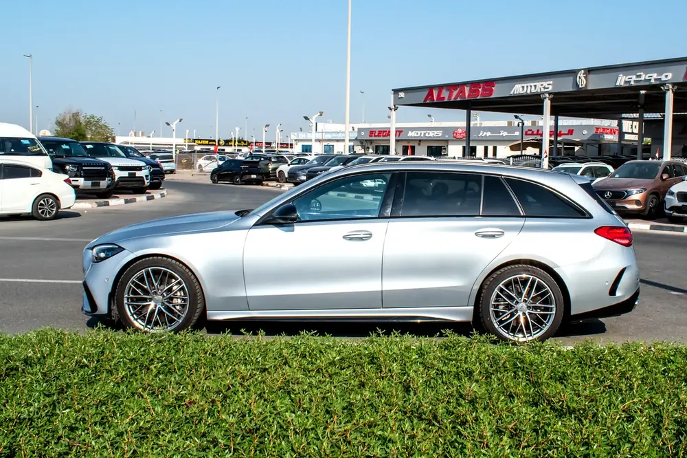 2023 - C43 STATION AMG - IMMACULATE CONDITION - ONLY 4,000 KM DONE - Image 5