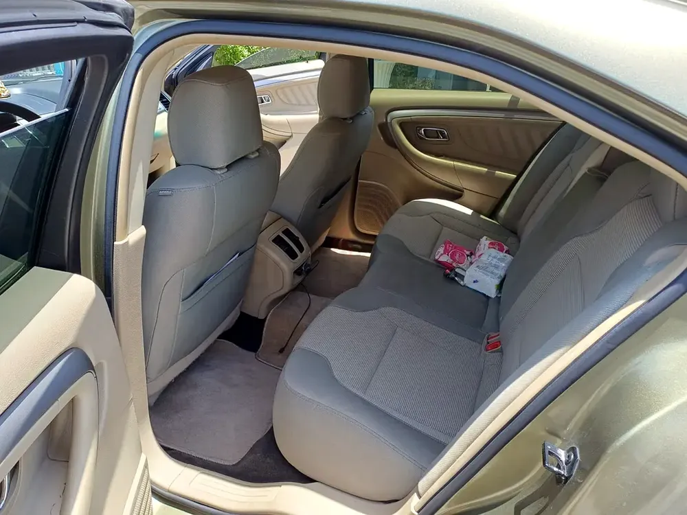 Ford Taurus SEL 2013 American Specs - Well Maintained - Image 8