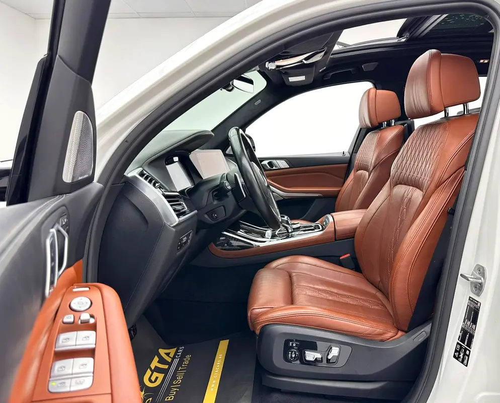 2022 BMW X7 M50i M-Sport, 05/2026 BMW Warranty + Service Contract, BMW Full Service History, GCC - Image 14