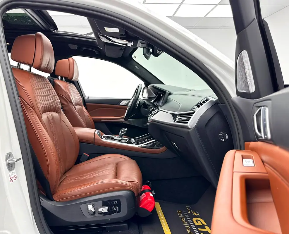2022 BMW X7 M50i M-Sport, 05/2026 BMW Warranty + Service Contract, BMW Full Service History, GCC - Image 15