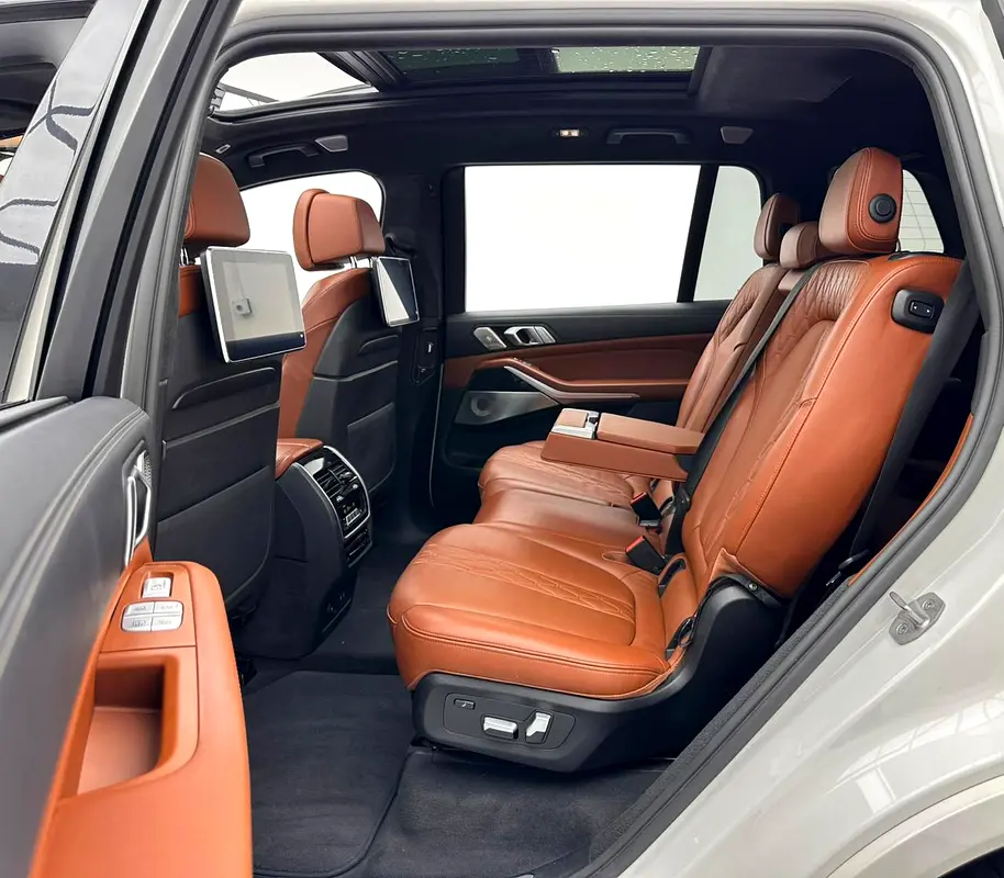 2022 BMW X7 M50i M-Sport, 05/2026 BMW Warranty + Service Contract, BMW Full Service History, GCC - Image 16