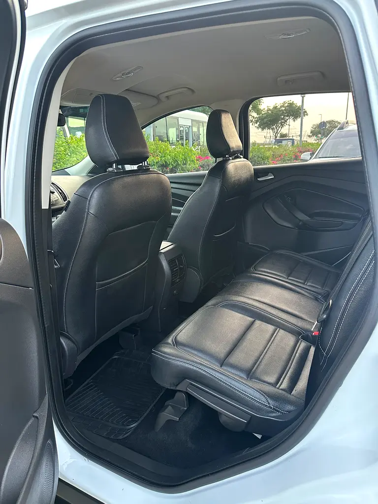 600/- AED EMI Ford Escape - Mid Option - 2019 - GCC Specs Well Maitained - Image 12
