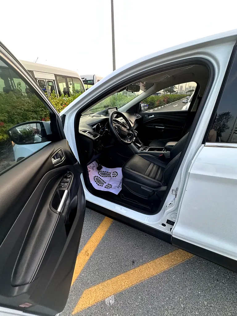 600/- AED EMI Ford Escape - Mid Option - 2019 - GCC Specs Well Maitained - Image 13