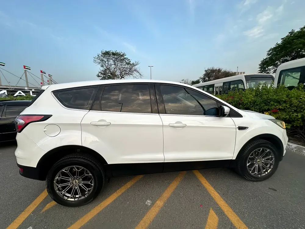 600/- AED EMI Ford Escape - Mid Option - 2019 - GCC Specs Well Maitained - Image 15