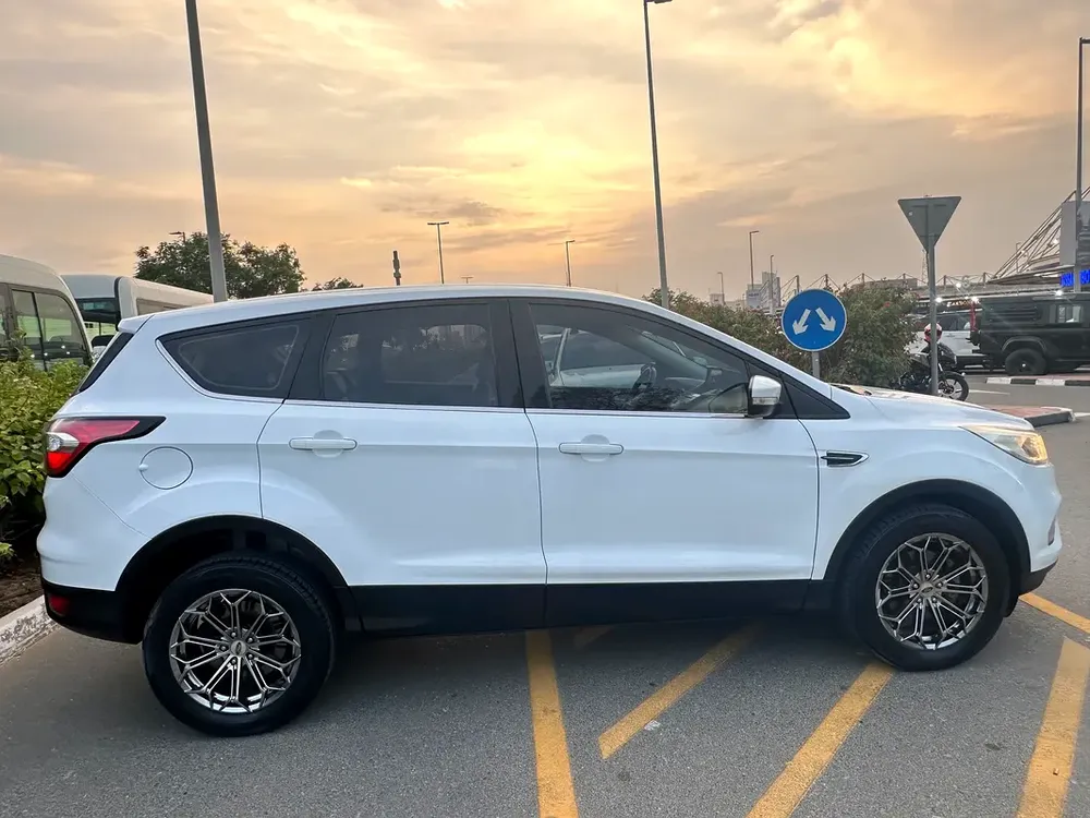 600/- AED EMI Ford Escape - Mid Option - 2019 - GCC Specs Well Maitained - Image 5