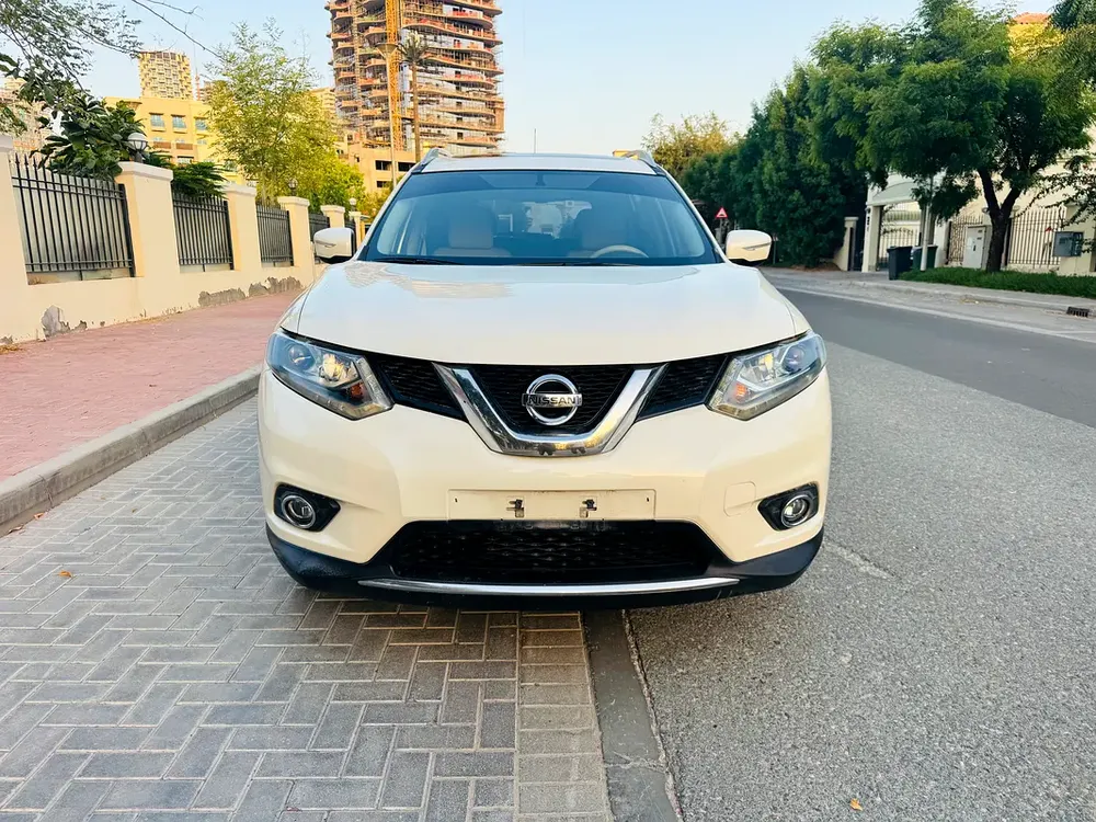 2017 Nissan X-Trail SL | GCC Specs | Full Service History | Panoramic Roof | Well Maintained - Image 5