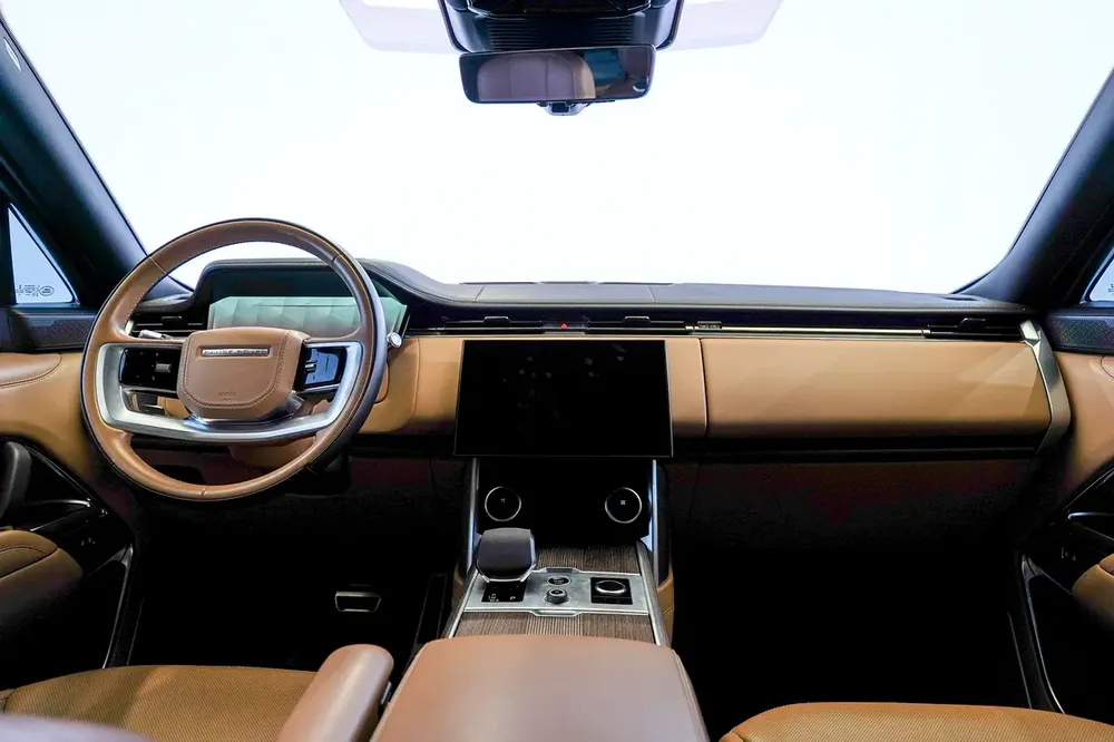 VOGUE AUTOBIOGRAPHY P530 V8 | WARRANTY JULY 2027 | LEG REST | REAR ENTERTAINMENT | SIDE STEPS - Image 13