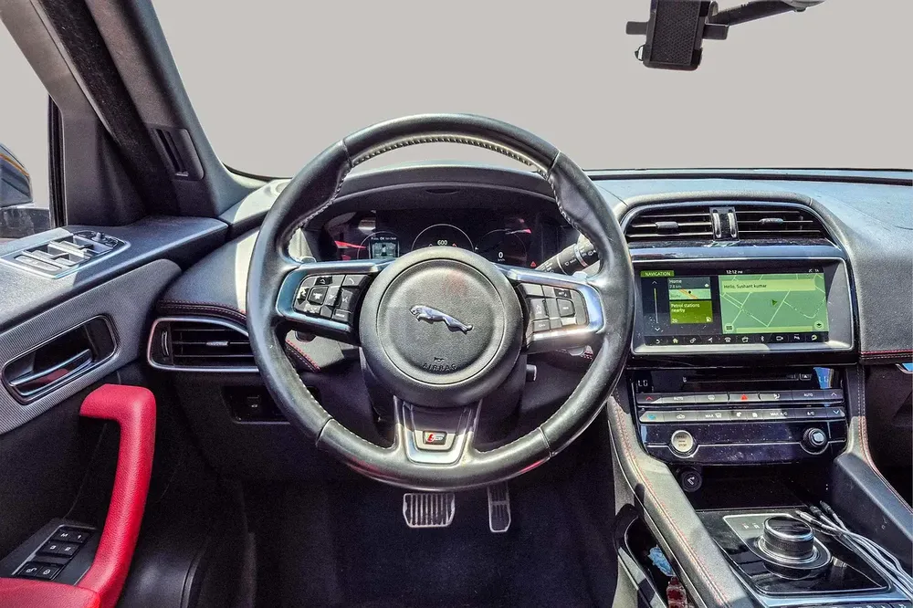 AED 1012/month | 2017 Jaguar F-Pace  | GCC Specs | Ref#454647 - Image 8
