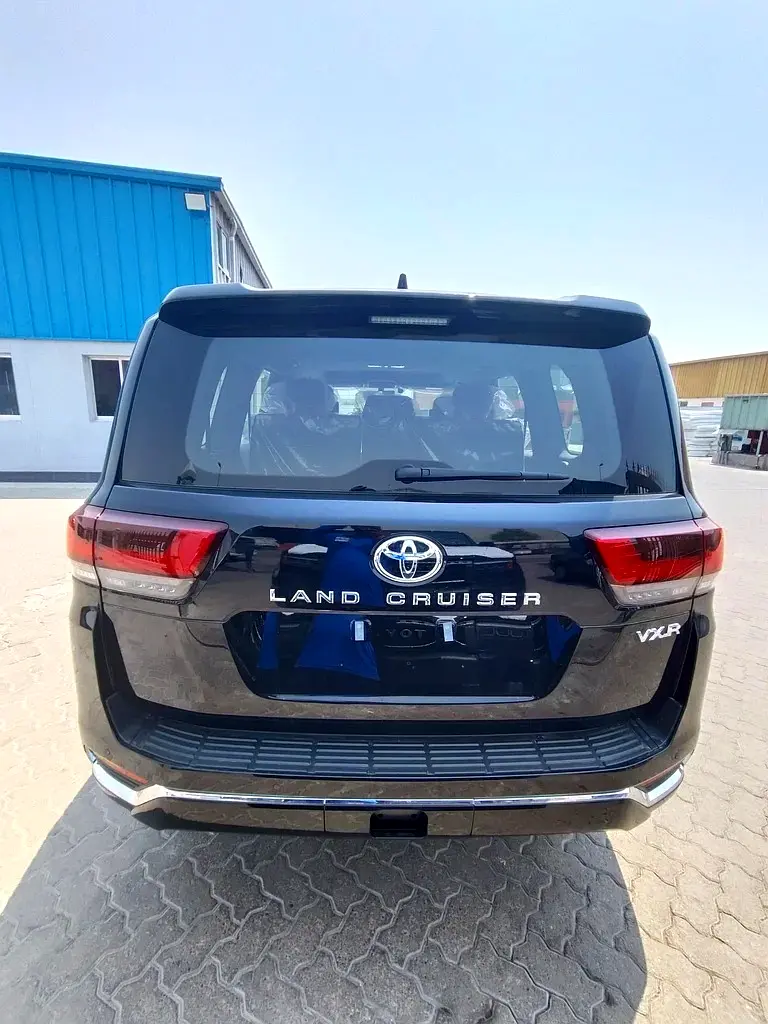 LC300 3.5L VXR PETROL 7 SEATER FULL OPTION(ONLY FOR AFRICA) NOT FOR LOCAL OR GCC COUNTRIES - Image 4