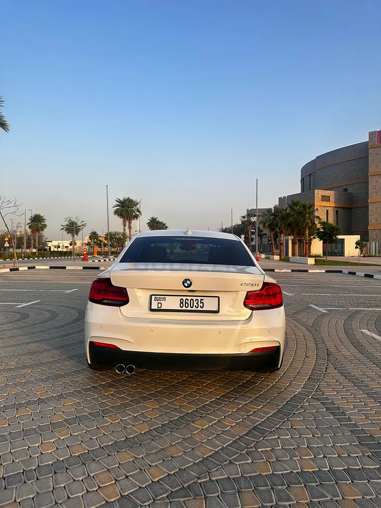 2018 BMW 2-Series 220i M Sport - GCC Specs - Image 6