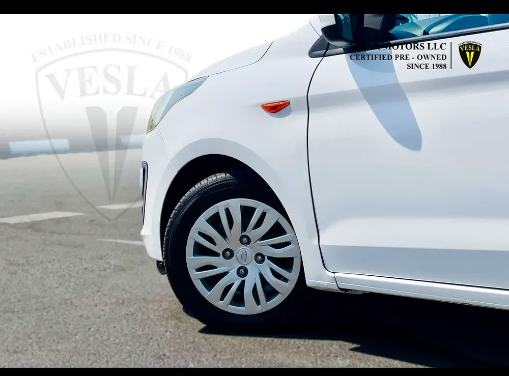 UNLIMITED MILEAGE WARRANTY / HATCHBACK + BLUETOOTH + USB + POWER LOCKS / IN HOUSE FINANCE - Image 9