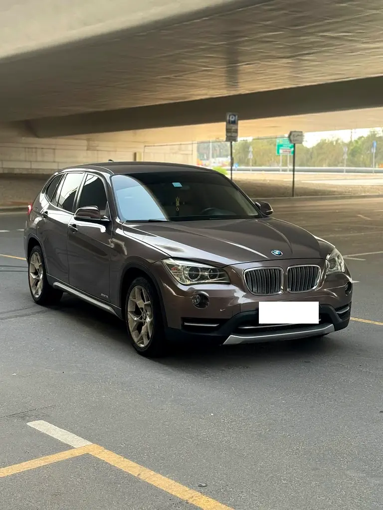 Low mileage 2014 BMW X1 2.0L 4 Cylinder - Image 12