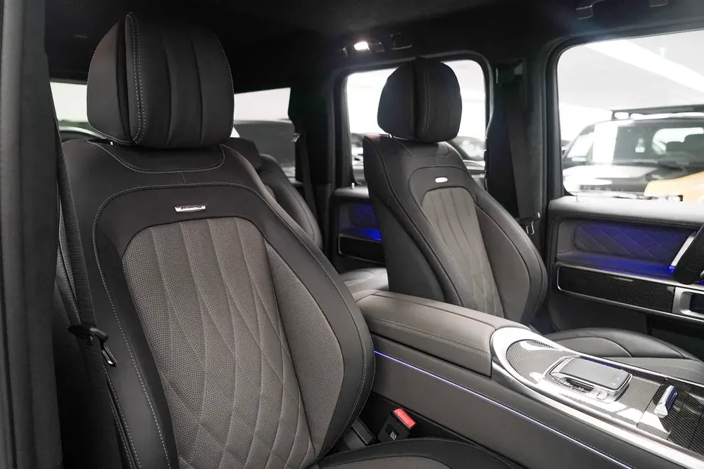 2026 MERCEDES G63 AMG / BURMESTER / BLACK RIMS / CARBON FIBRE / DEALER WARRANTY AND SERVICE CONTRACT - Image 13