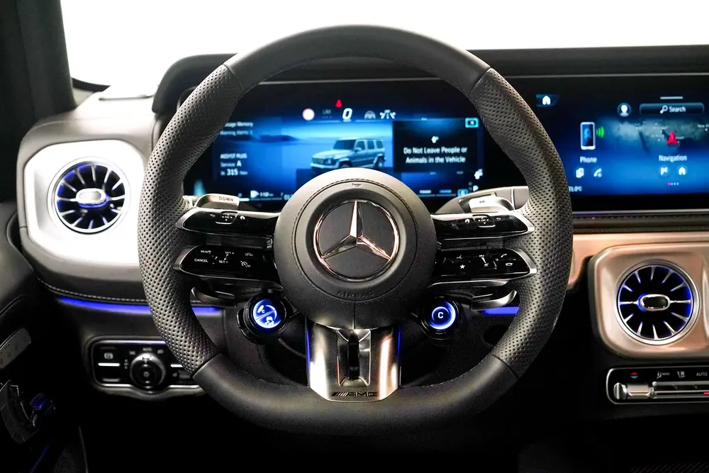 2026 MERCEDES G63 AMG / BURMESTER / BLACK RIMS / CARBON FIBRE / DEALER WARRANTY AND SERVICE CONTRACT - Image 9