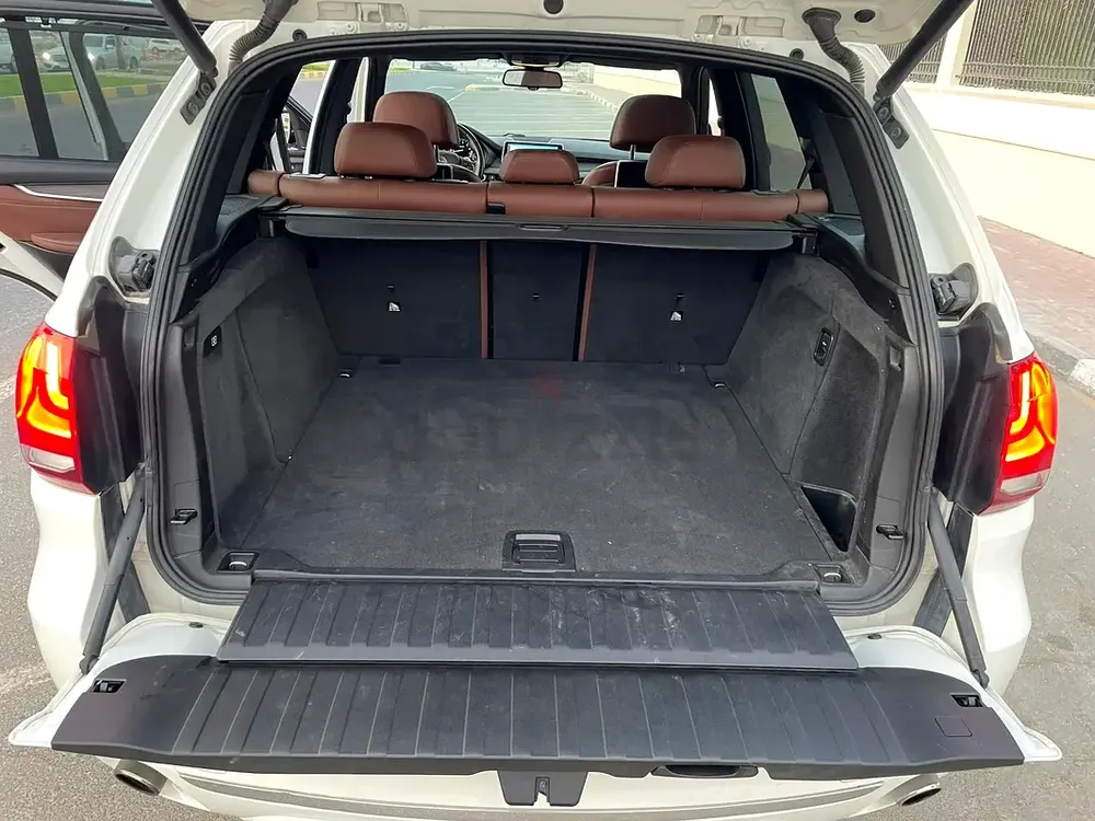 ** BMW X5 6 CYLINDER 306HP GCC ** - Image 15