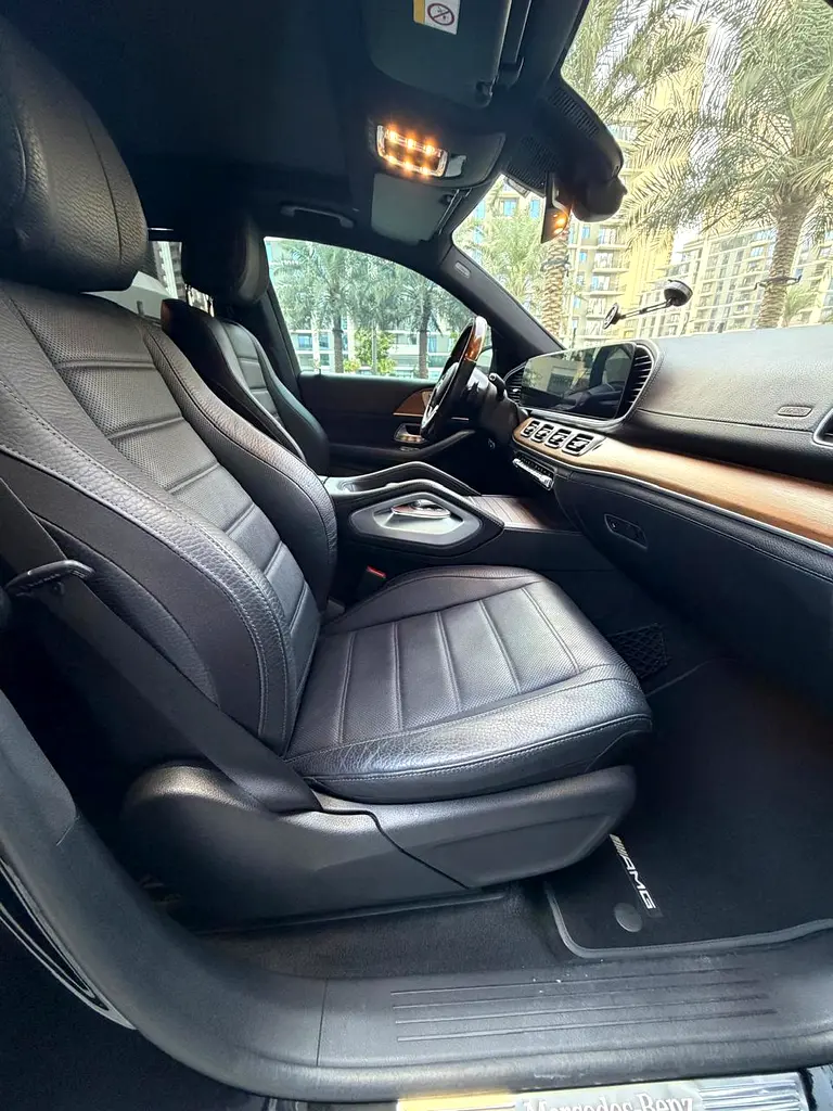 Mercedes-Benz GLS 450 4MATIC 2020 GCC Specs - Pristine Condition - Image 11