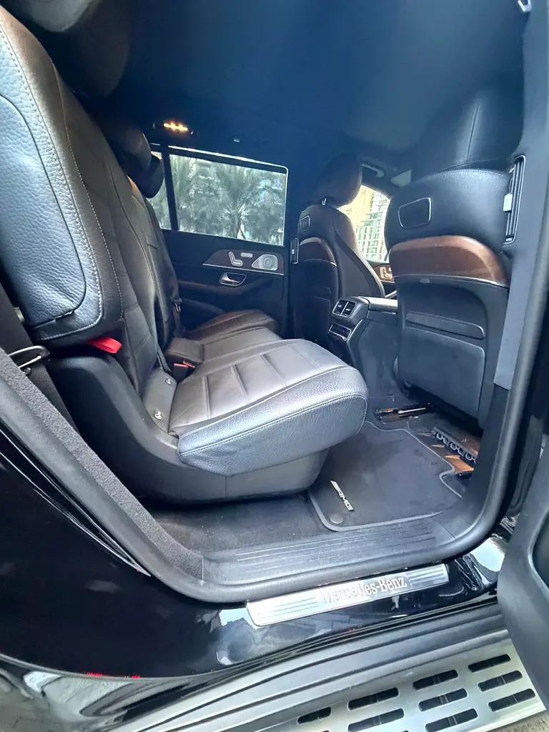 Mercedes-Benz GLS 450 4MATIC 2020 GCC Specs - Pristine Condition - Image 13