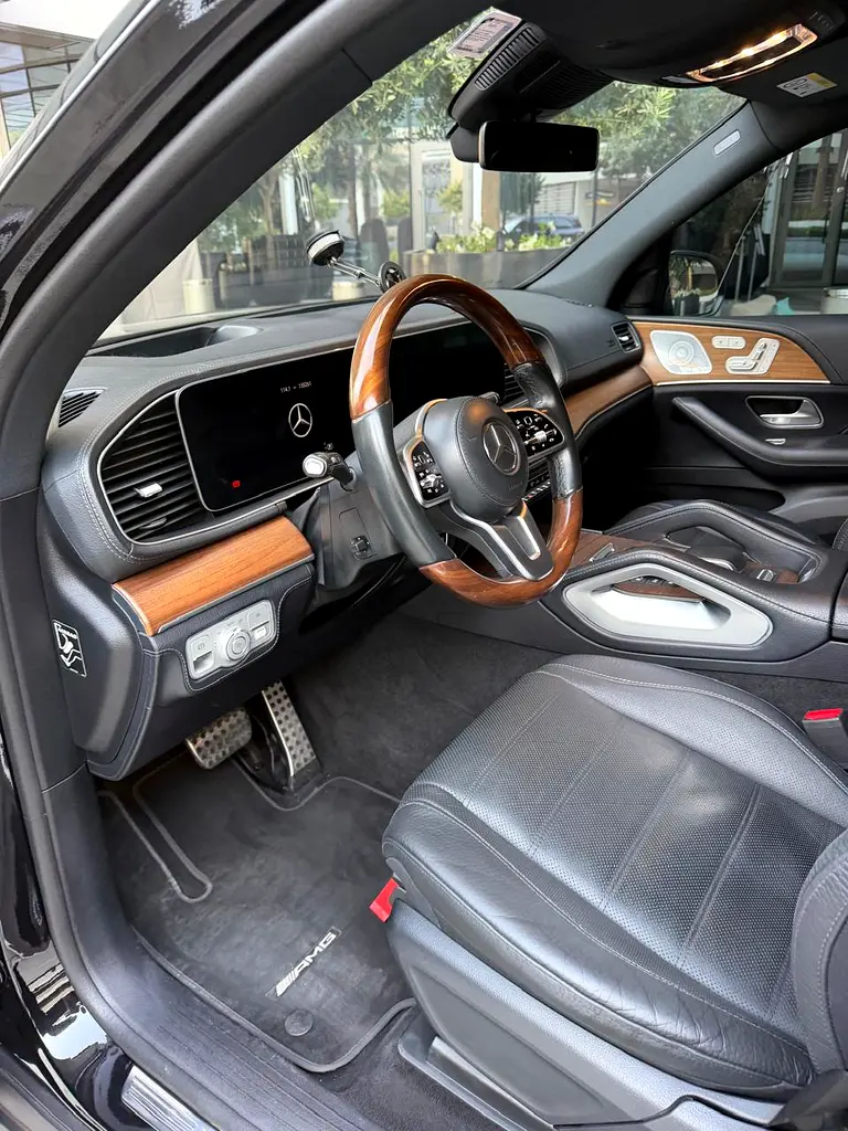 Mercedes-Benz GLS 450 4MATIC 2020 GCC Specs - Pristine Condition - Image 4